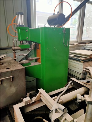 河南鄭州金水區高價回收門廠設備 冷壓機、精密鋸及北京叉車、木工機械的循環利用之道